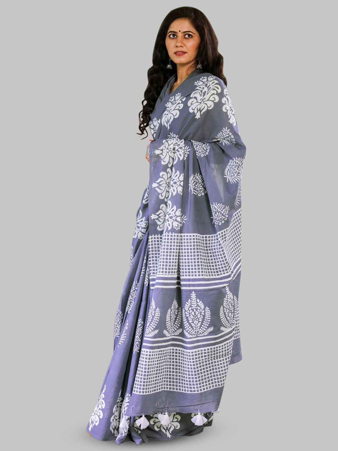 Elegant Grey Printed Saree for Women With Blouse Piece view 3